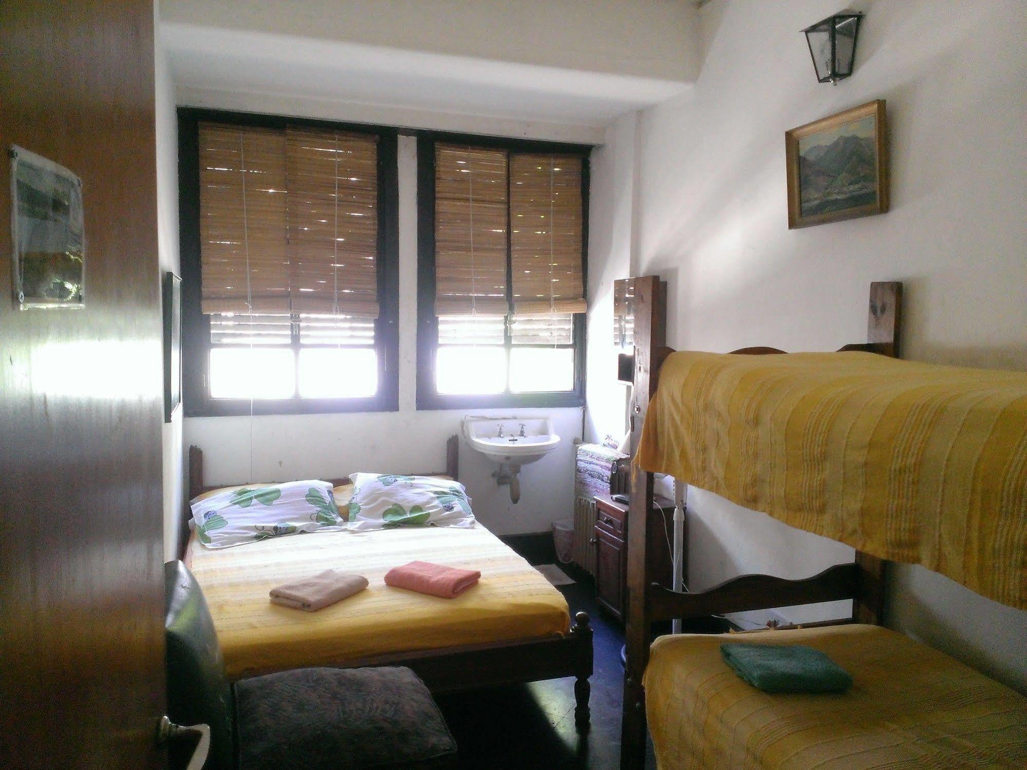 Quechua Guesthouse Hostel Rosario Funes Eksteriør bilde