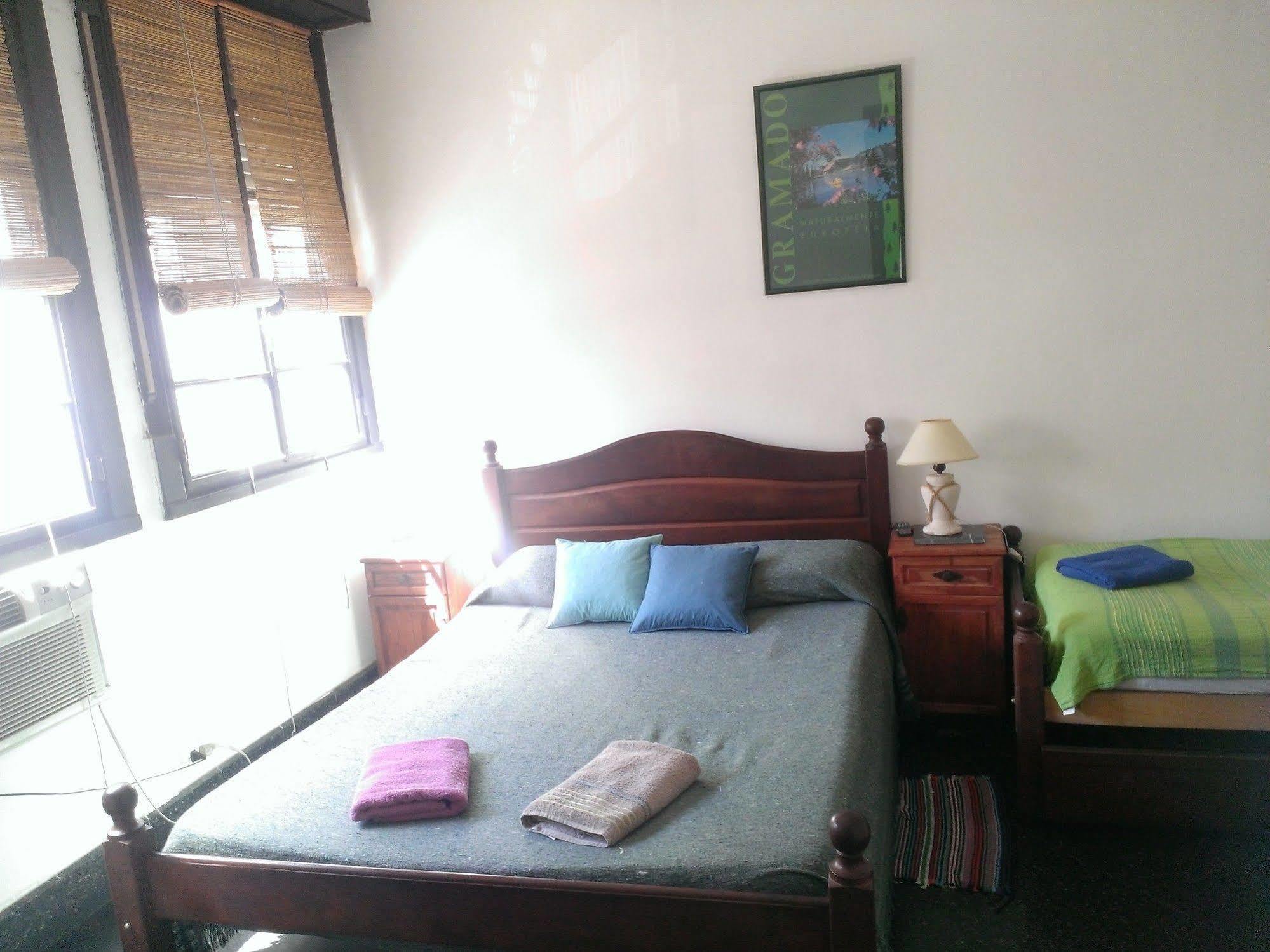 Quechua Guesthouse Hostel Rosario Funes Eksteriør bilde