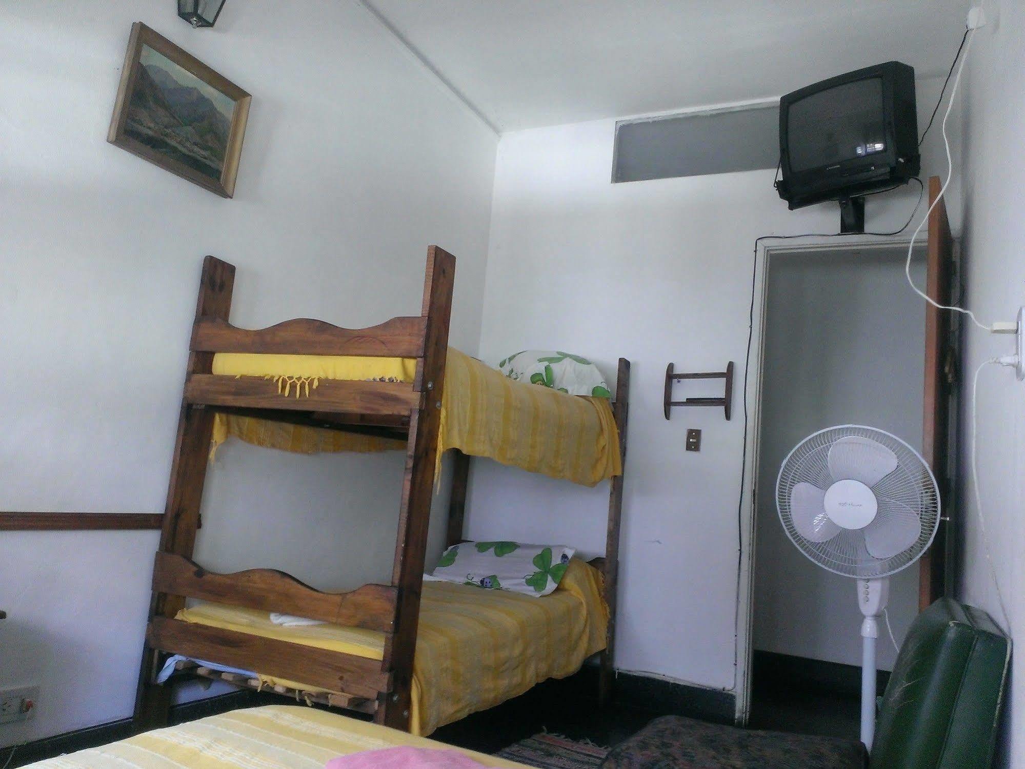 Quechua Guesthouse Hostel Rosario Funes Eksteriør bilde