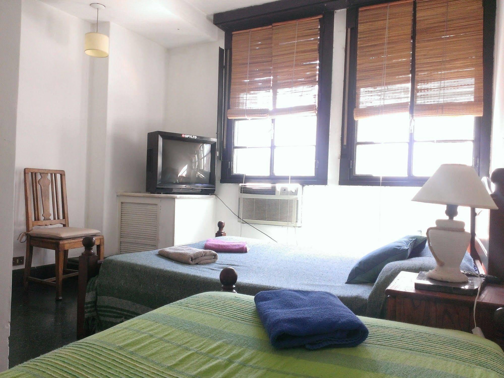 Quechua Guesthouse Hostel Rosario Funes Eksteriør bilde